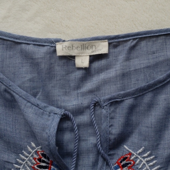 Cute top - Picture 2 of 6